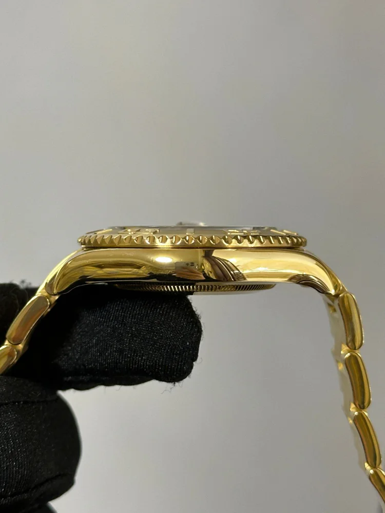 Rolex Yacht-Master 40 MOP